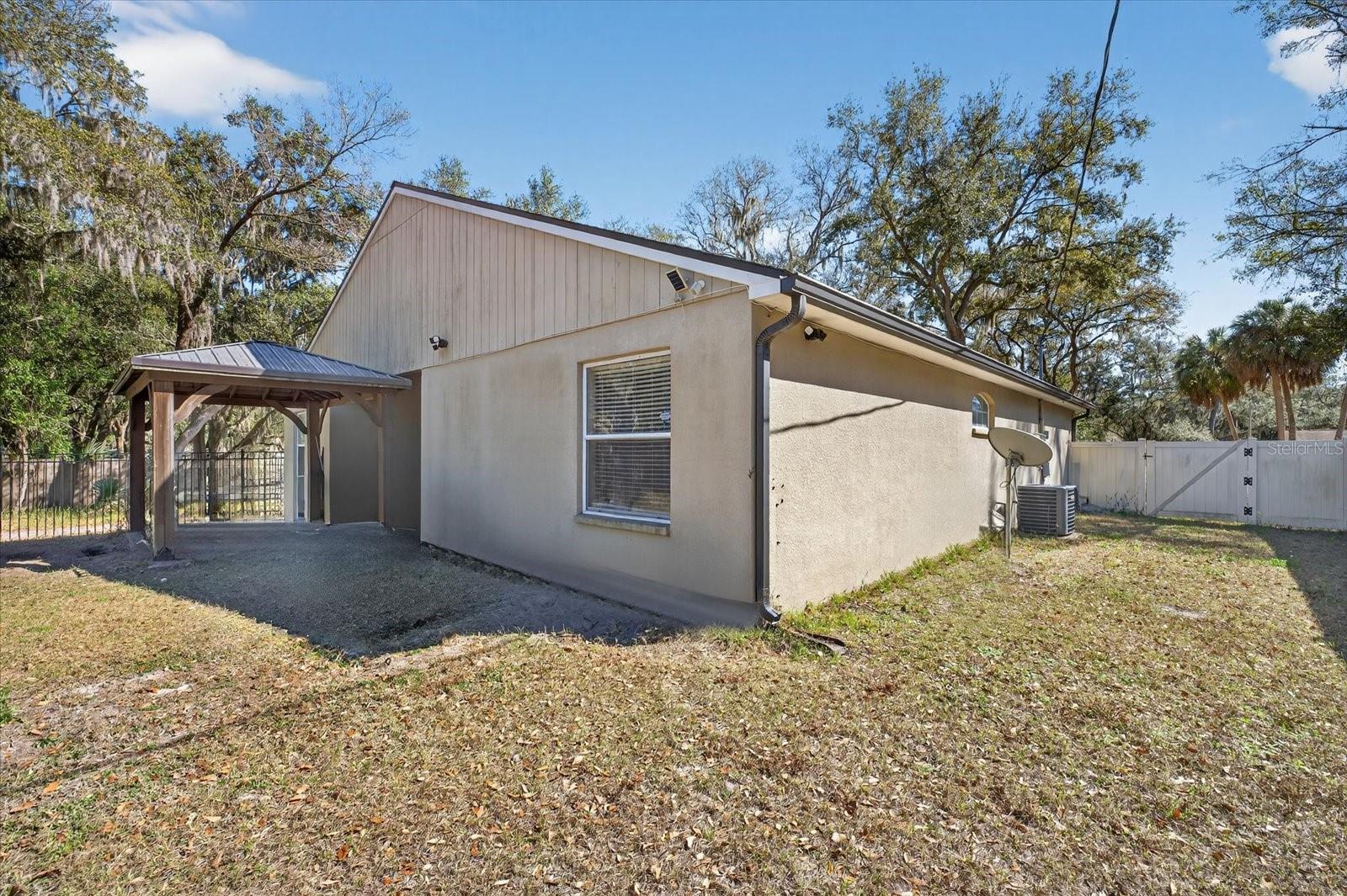 Listing photo id 28 for 5117 Nesmith Road