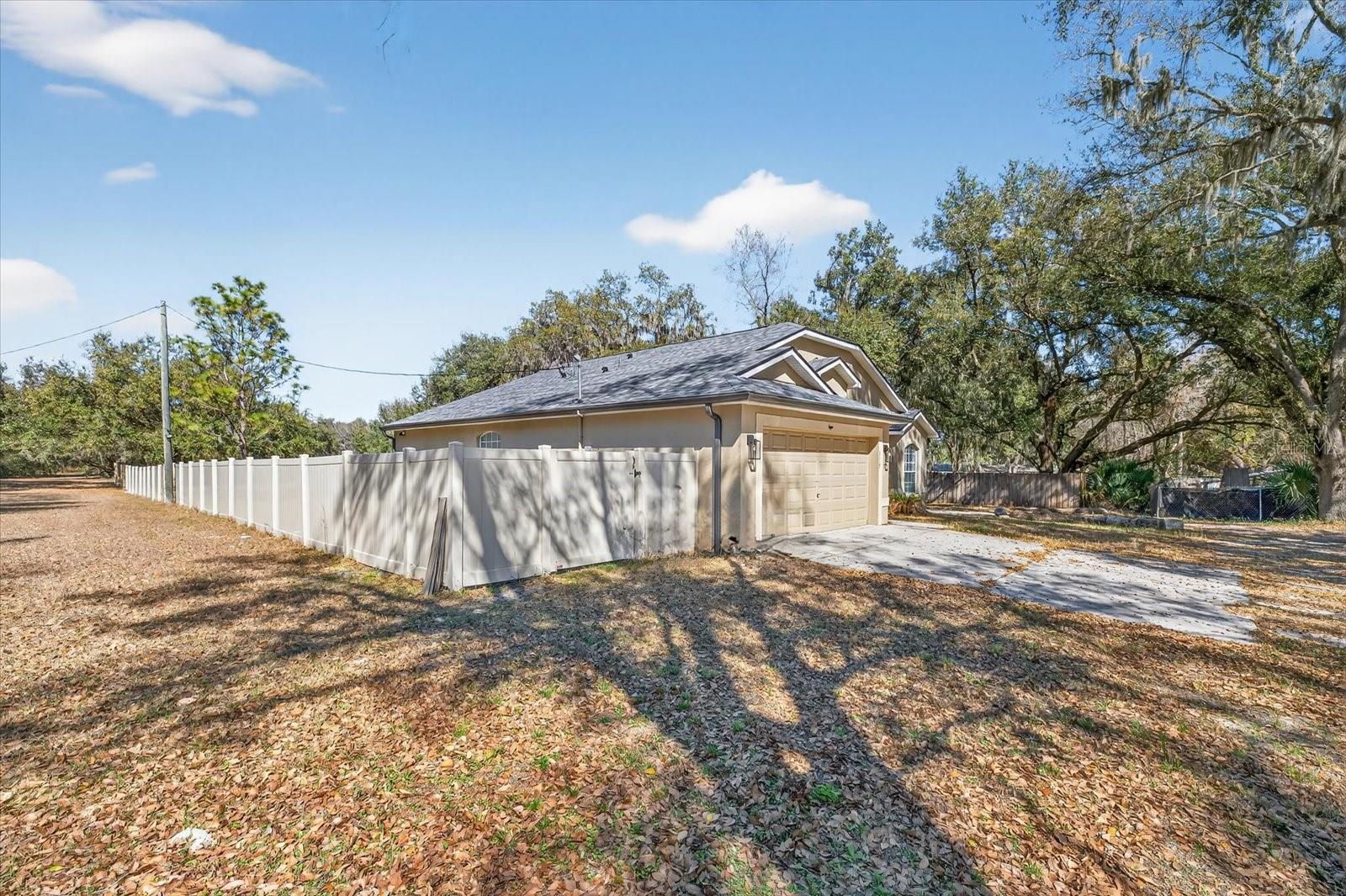 Listing photo id 30 for 5117 Nesmith Road