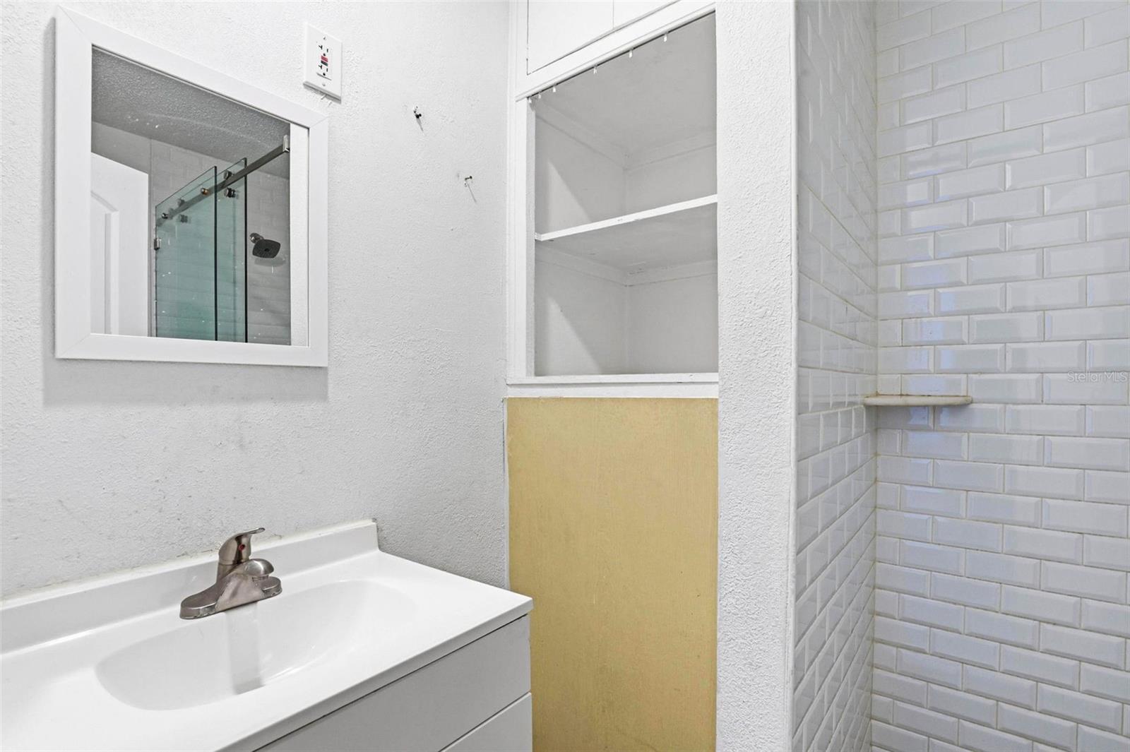 Image 18 of 87 For 2521 Crest Avenue