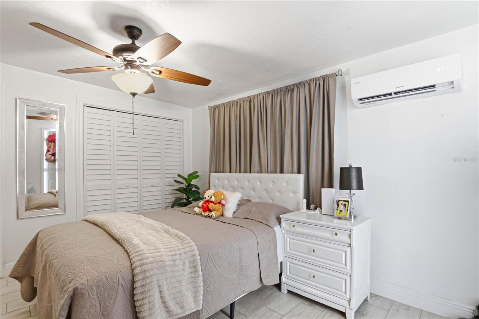 Image 24 of 87 For 2521 Crest Avenue