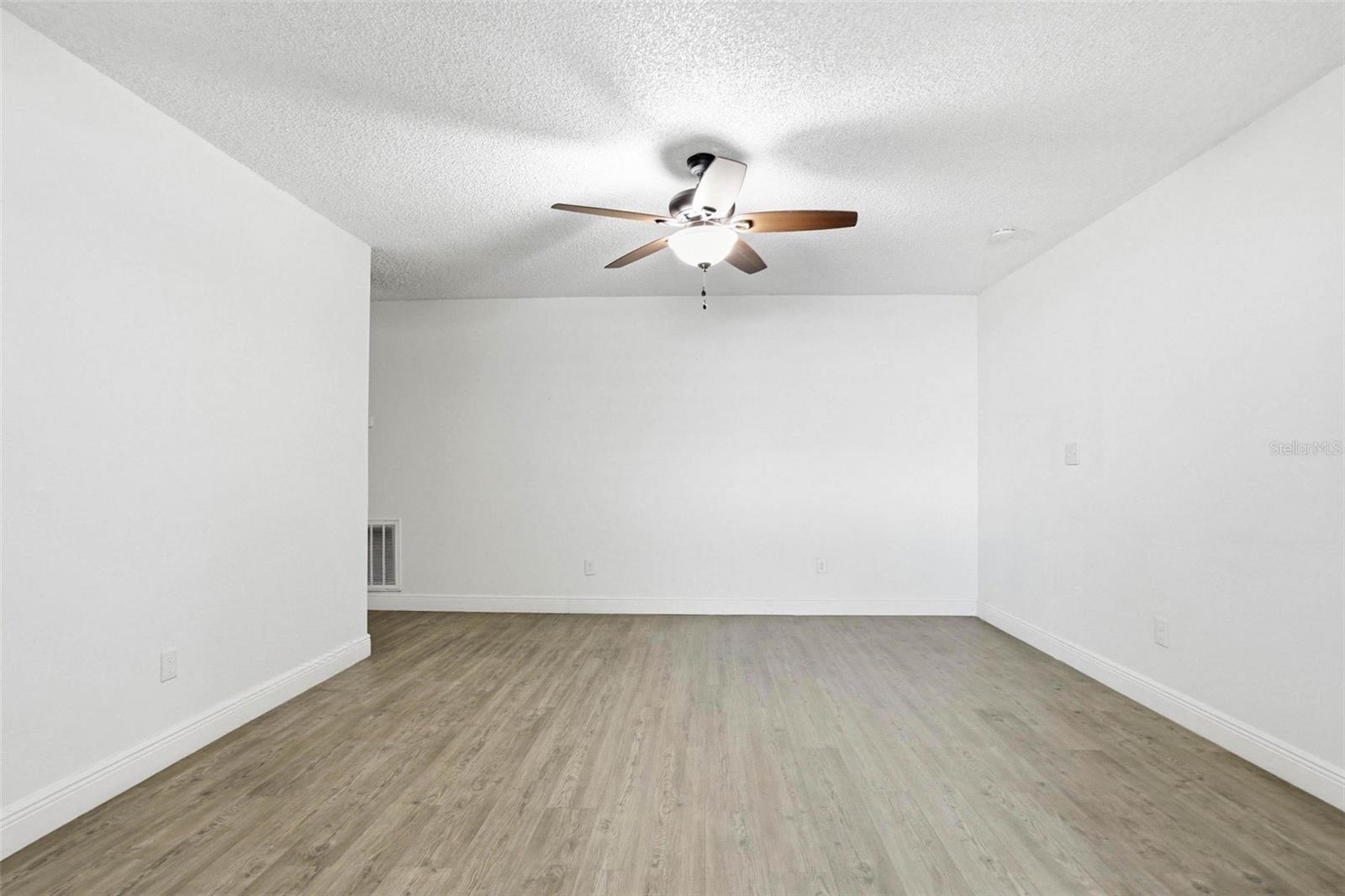 Image 32 of 87 For 2521 Crest Avenue