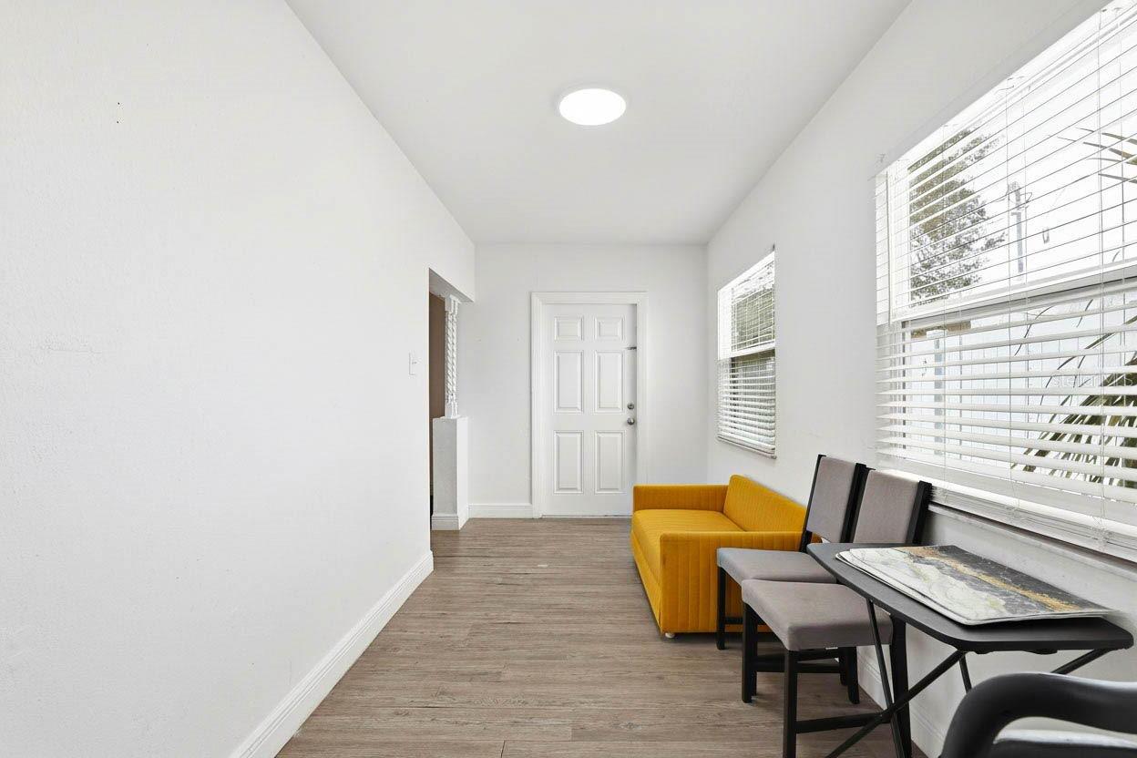 Image 42 of 87 For 2521 Crest Avenue