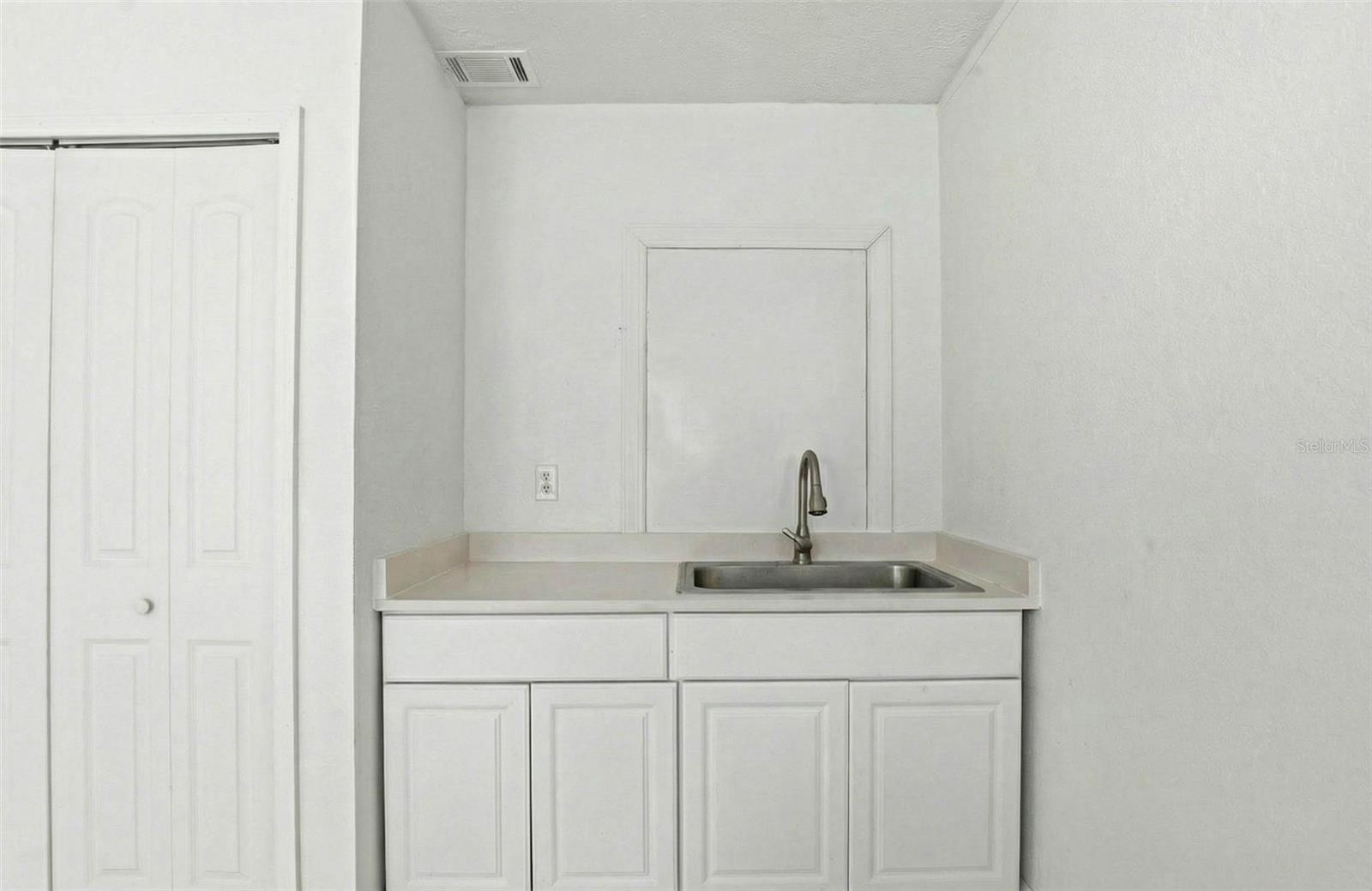 Image 51 of 87 For 2521 Crest Avenue