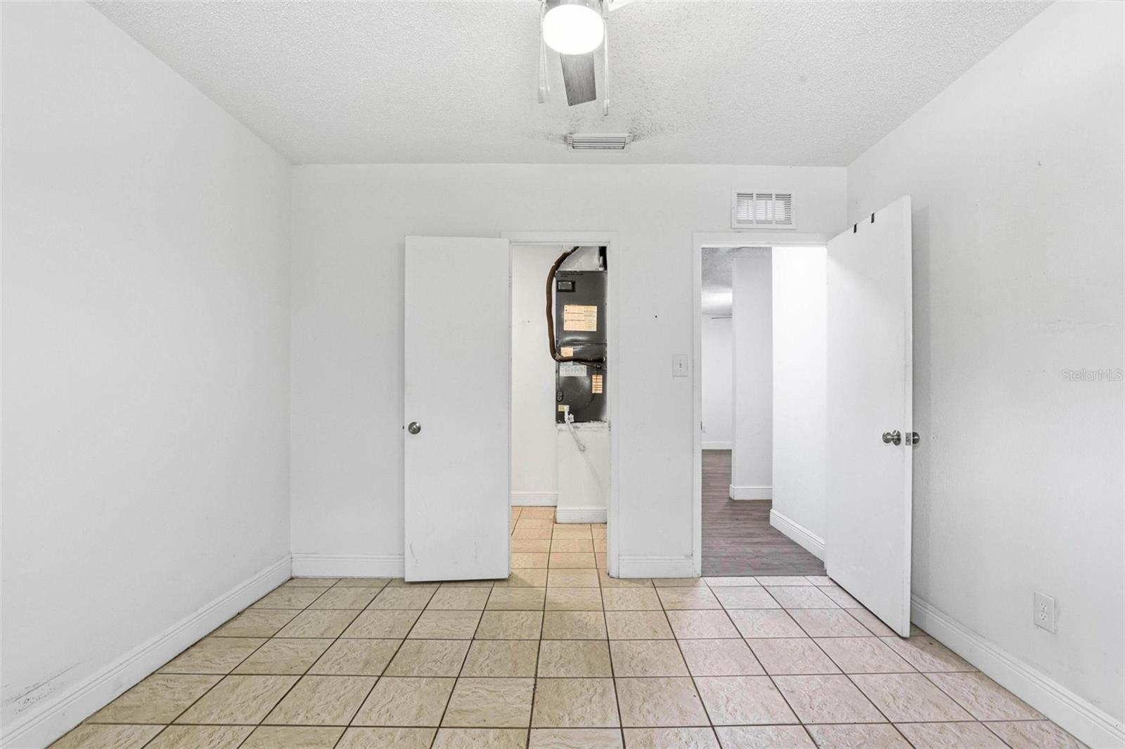 Image 52 of 87 For 2521 Crest Avenue