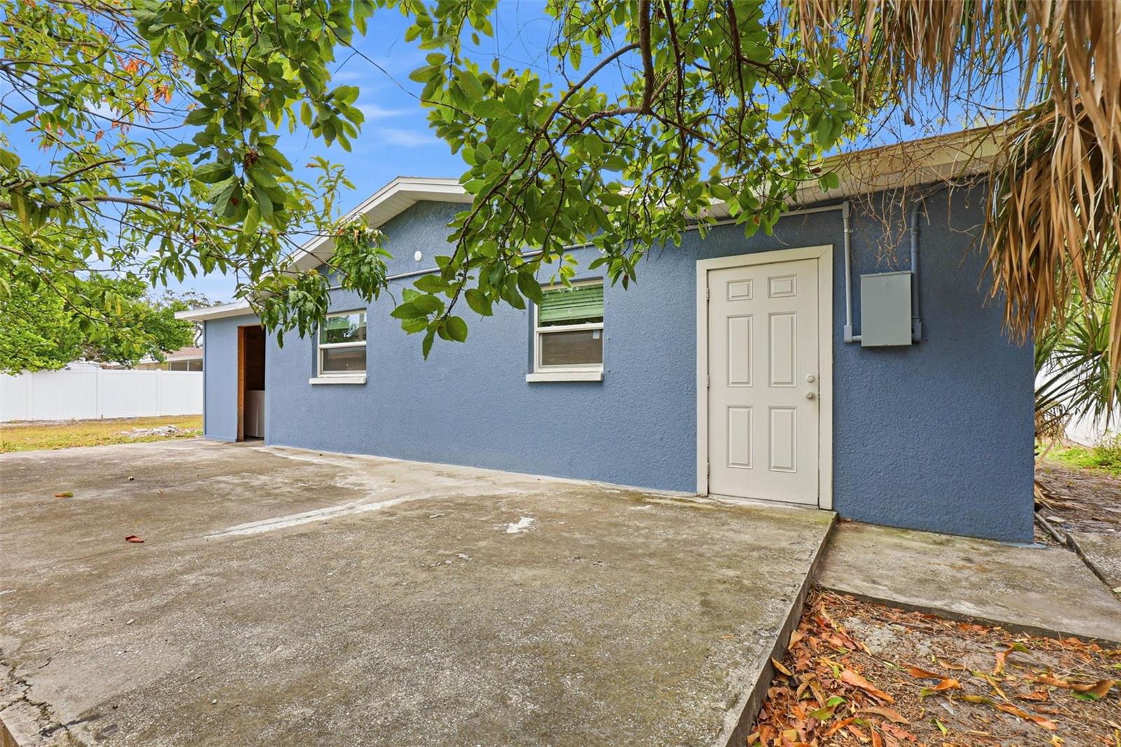 Image 53 of 87 For 2521 Crest Avenue