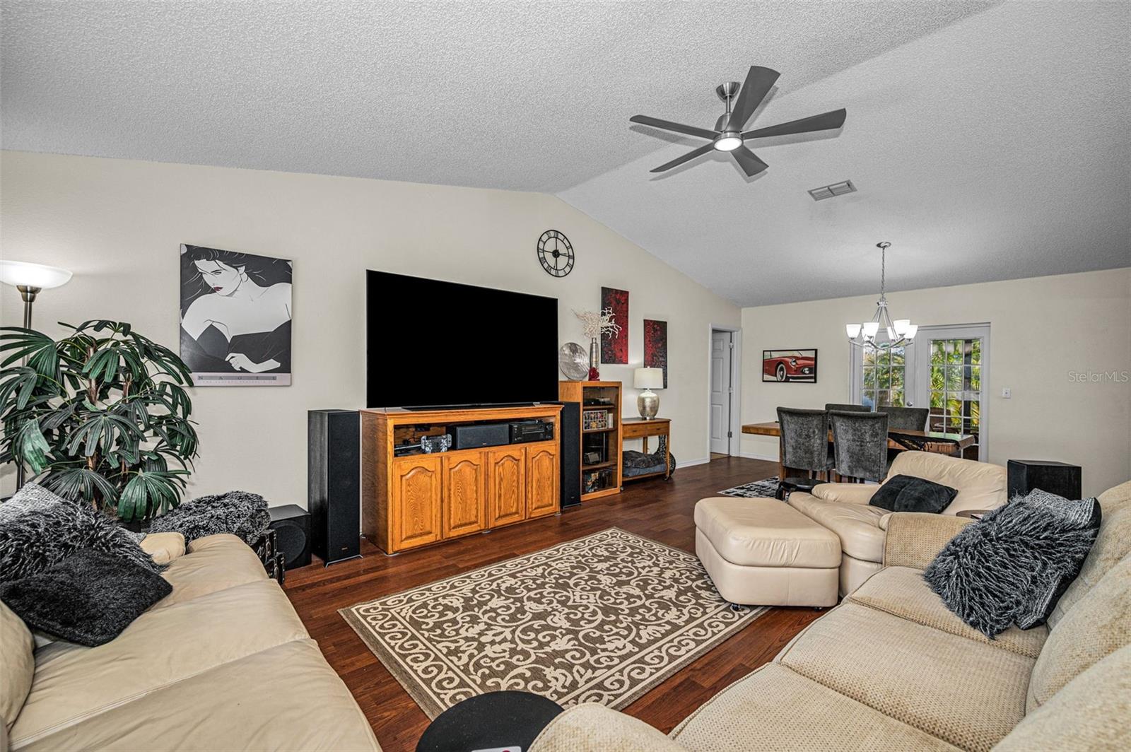 Image 10 of 41 For 1533 Foxcroft Drive W