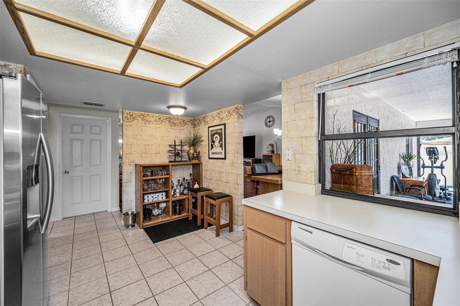 Image 16 of 41 For 1533 Foxcroft Drive W