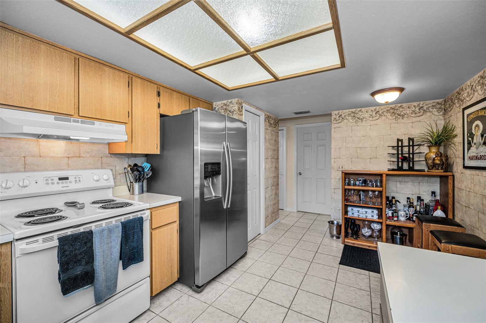 Image 17 of 41 For 1533 Foxcroft Drive W