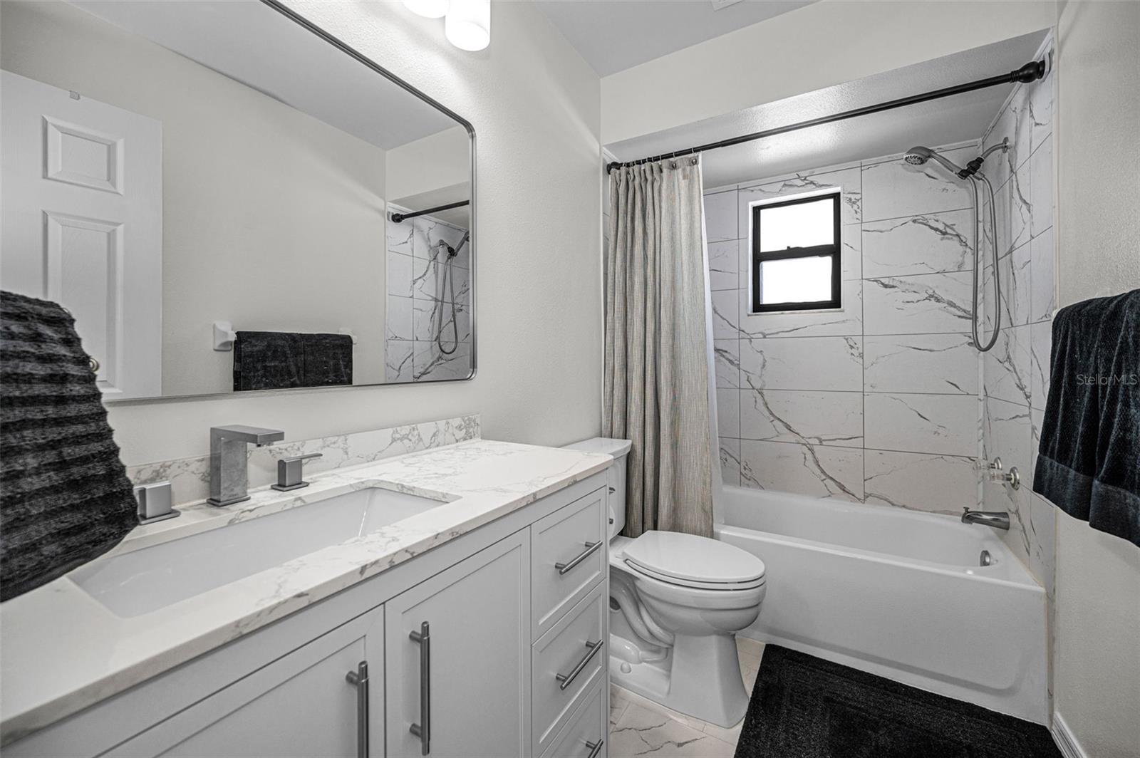 Image 24 of 41 For 1533 Foxcroft Drive W