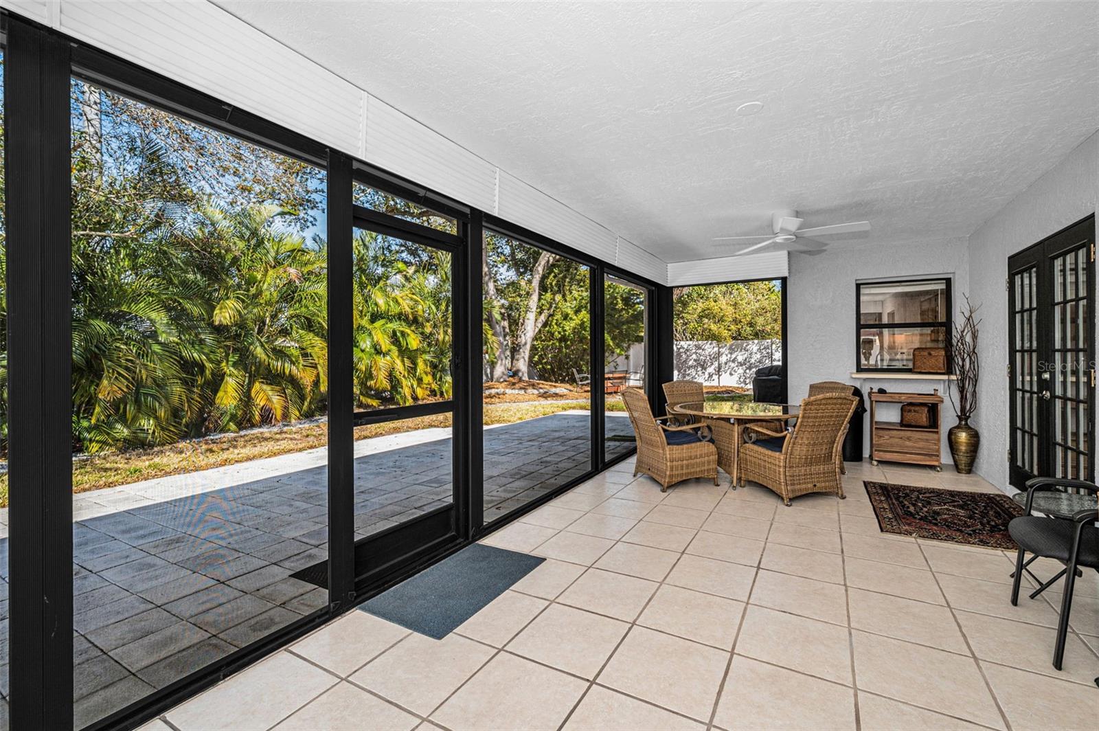 Image 29 of 41 For 1533 Foxcroft Drive W