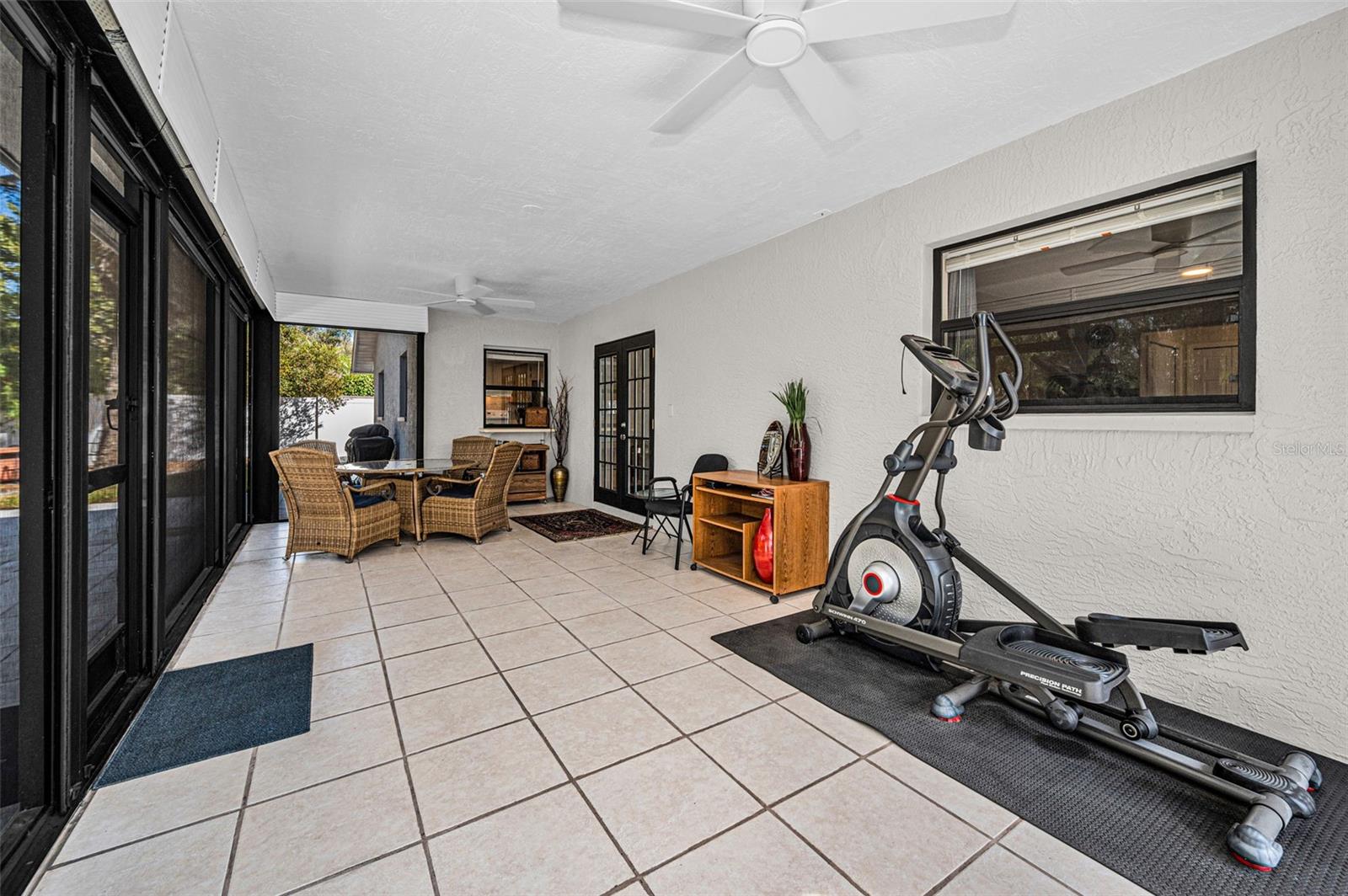 Image 30 of 41 For 1533 Foxcroft Drive W