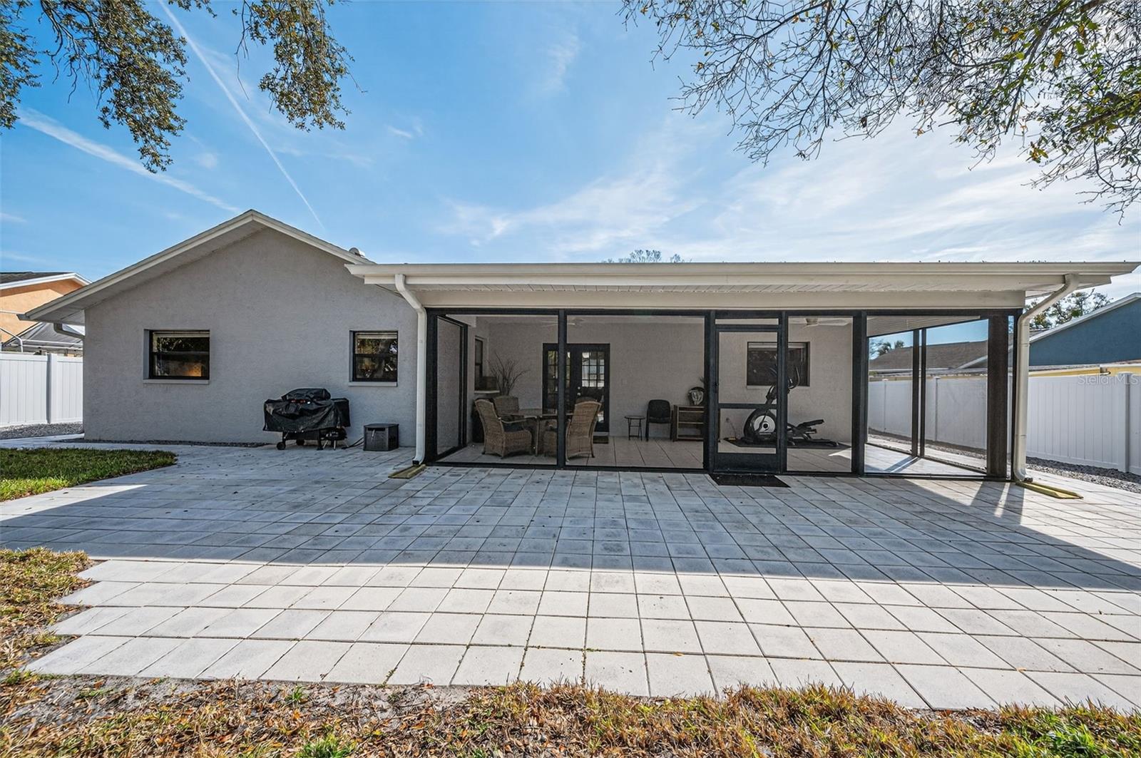 Image 31 of 41 For 1533 Foxcroft Drive W