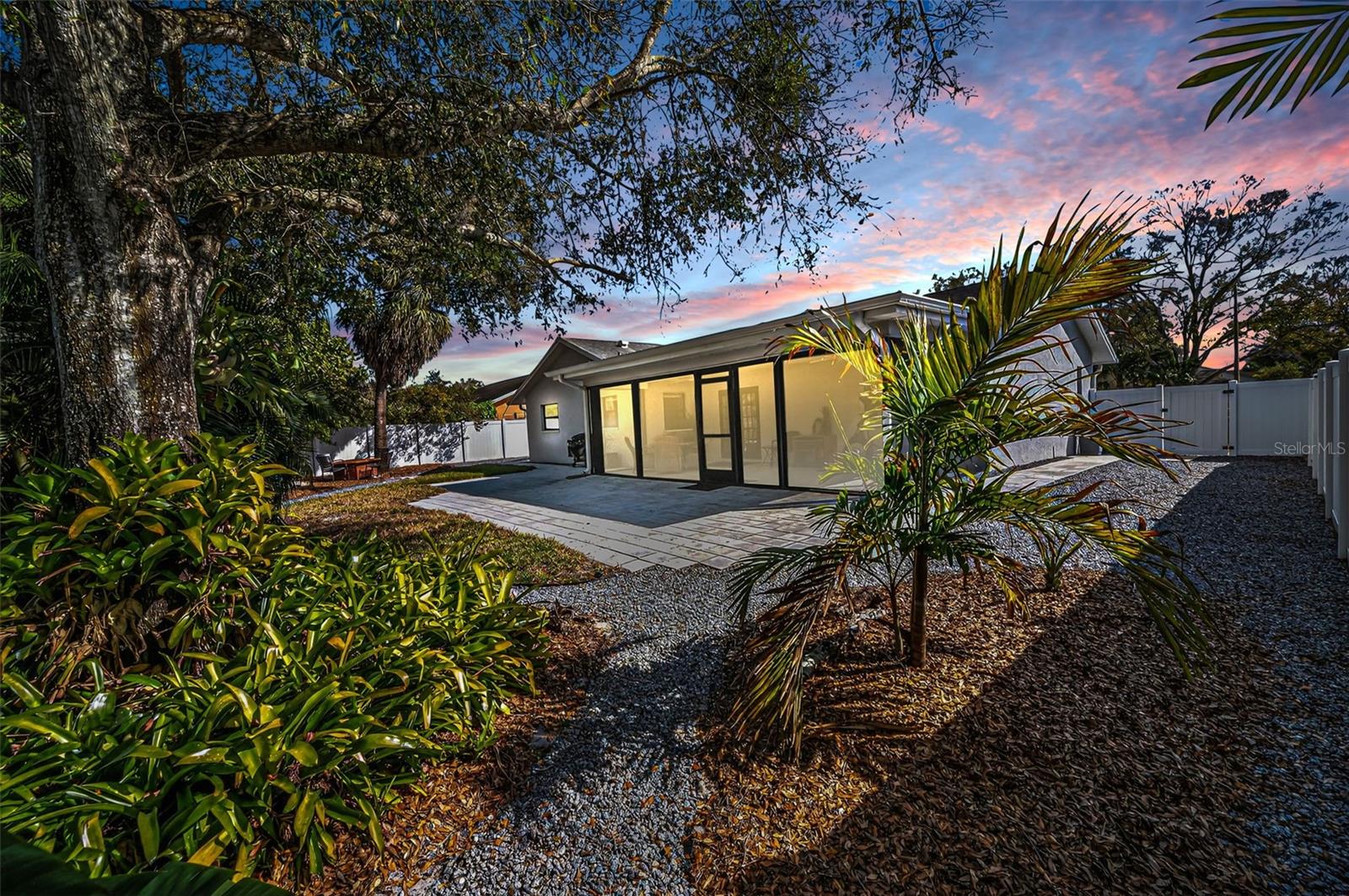 Image 33 of 41 For 1533 Foxcroft Drive W