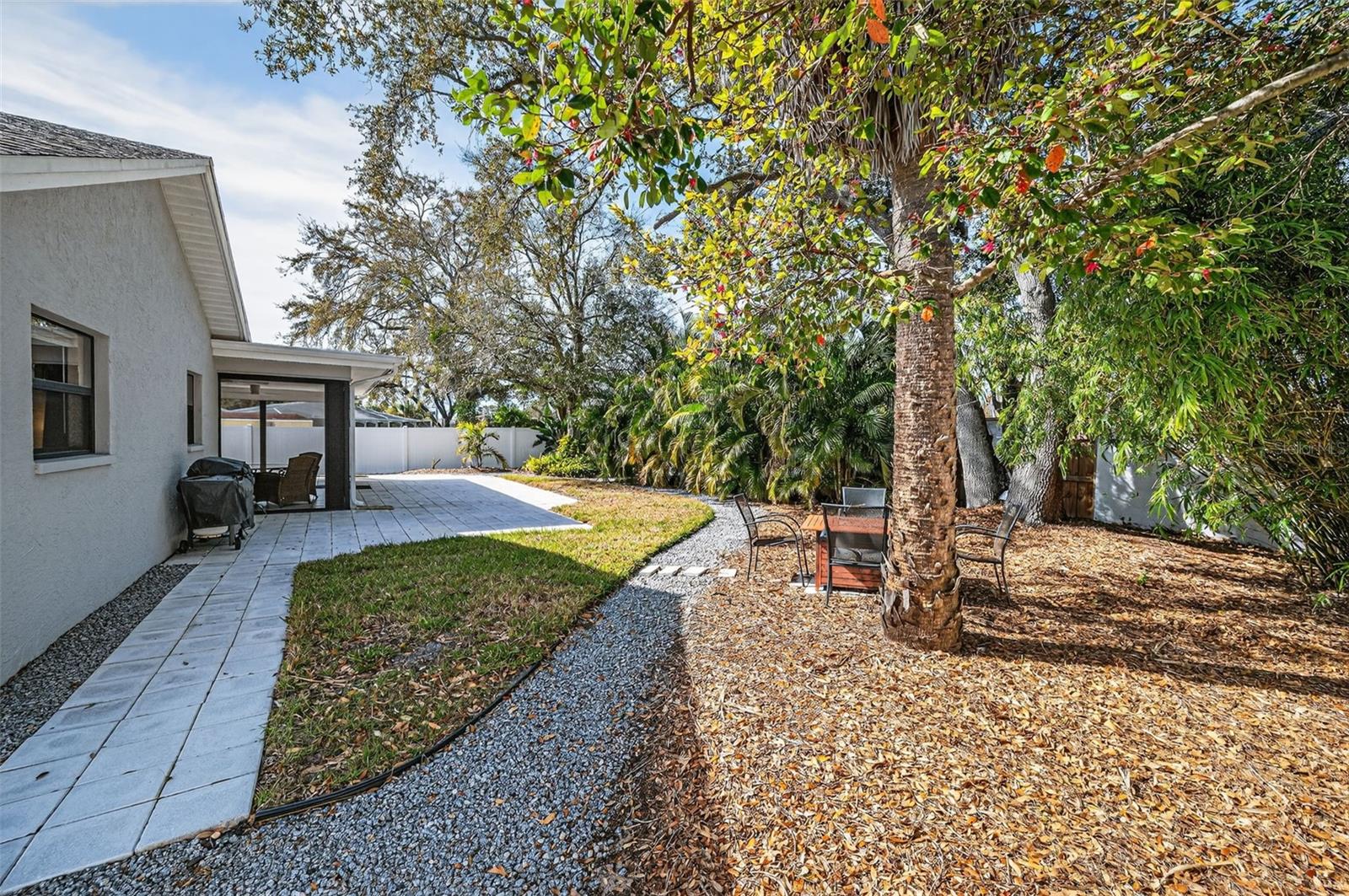 Image 37 of 41 For 1533 Foxcroft Drive W