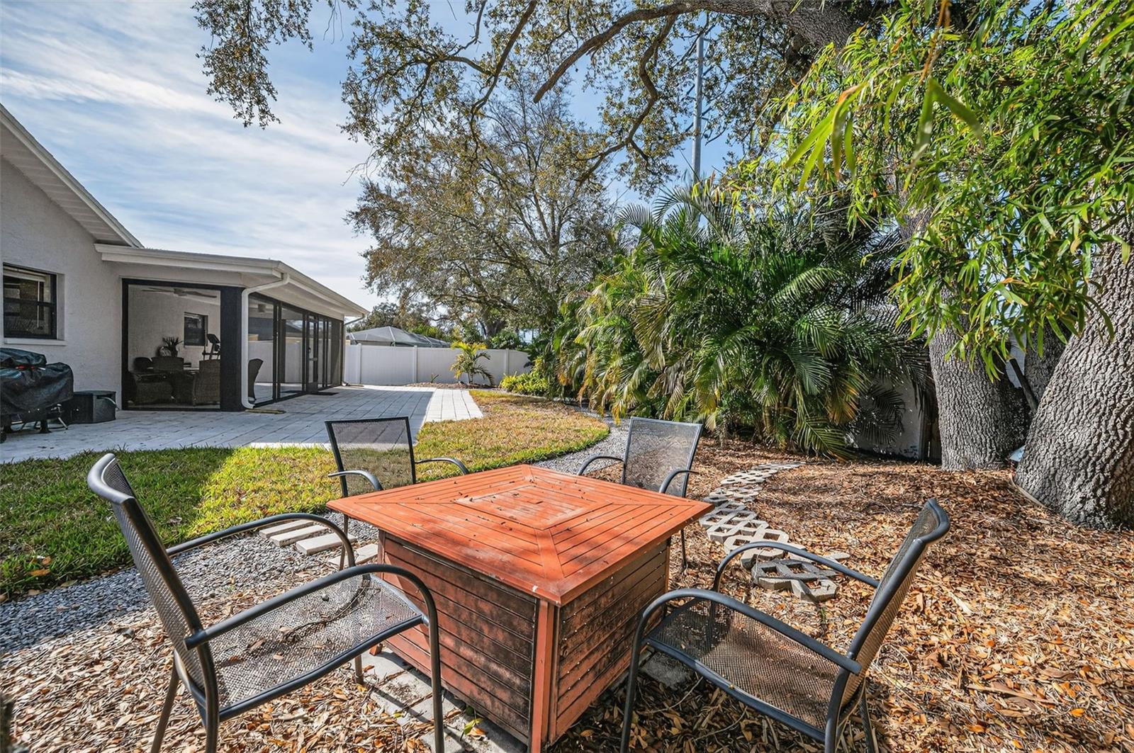 Image 38 of 41 For 1533 Foxcroft Drive W