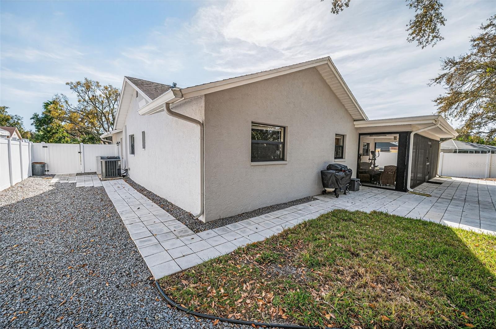 Image 40 of 41 For 1533 Foxcroft Drive W