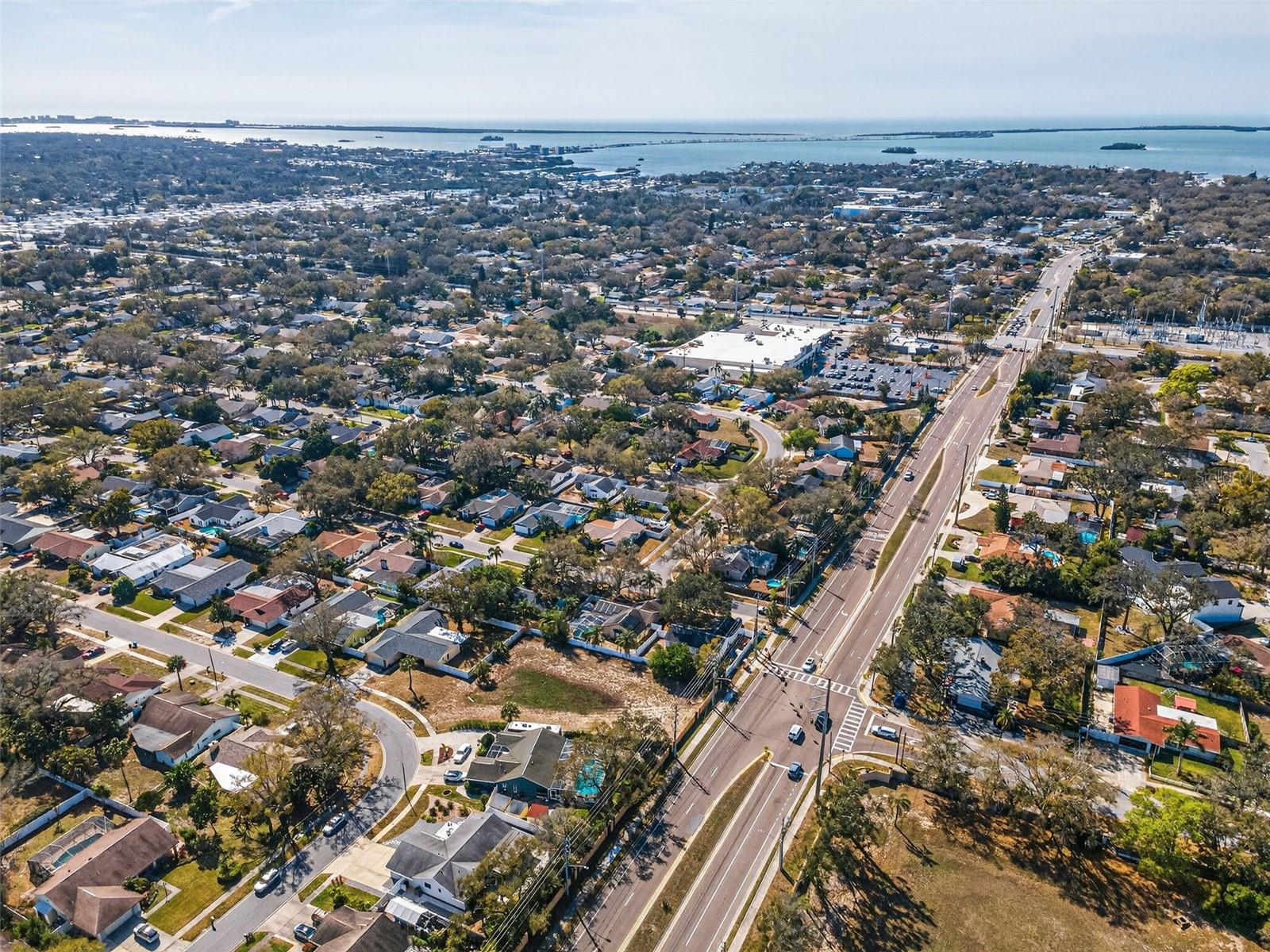 Image 41 of 41 For 1533 Foxcroft Drive W