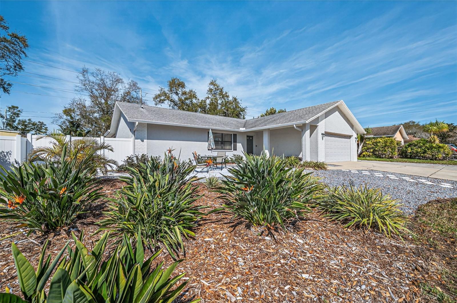 Image 5 of 41 For 1533 Foxcroft Drive W