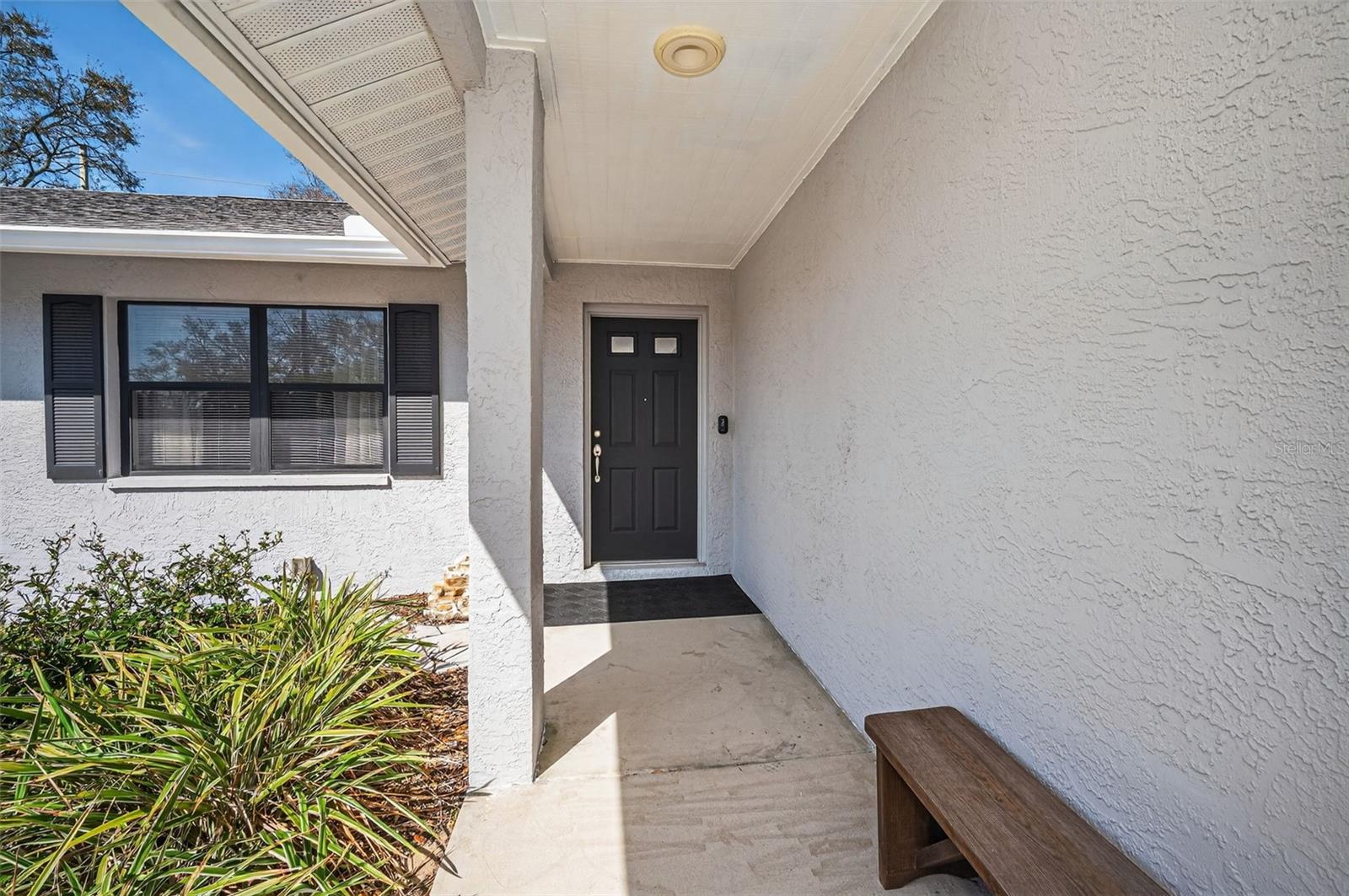 Image 7 of 41 For 1533 Foxcroft Drive W