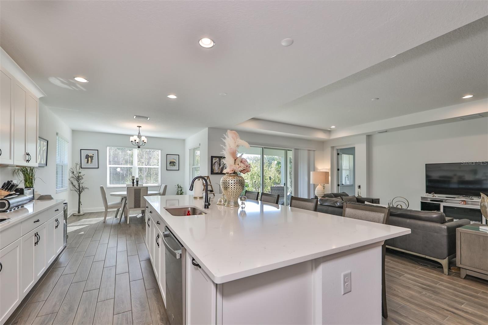 Image 14 of 42 For 5410 Trevesta Place