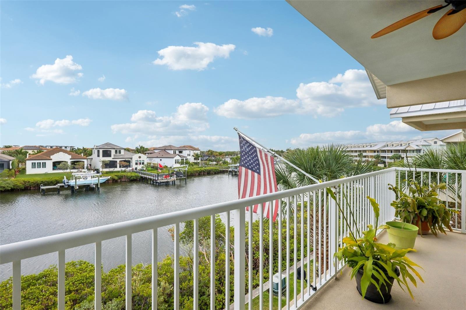 Listing photo id 41 for 533 Bahia Beach Boulevard