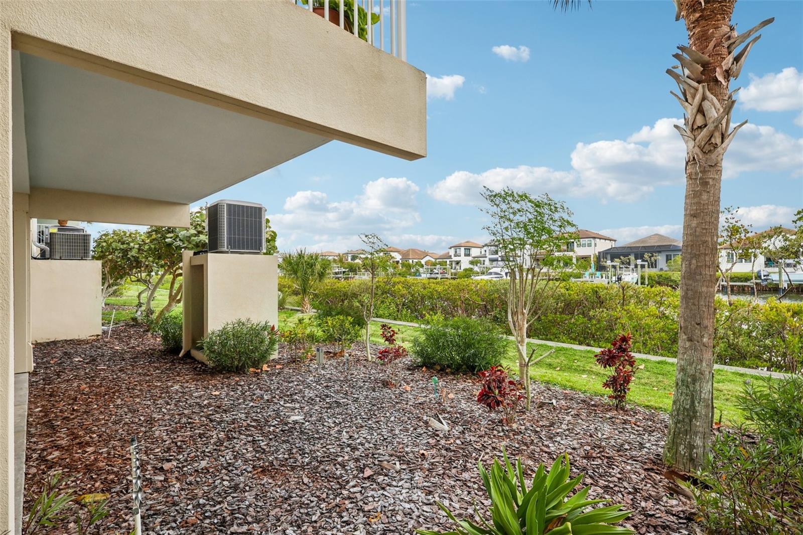 Listing photo id 47 for 533 Bahia Beach Boulevard