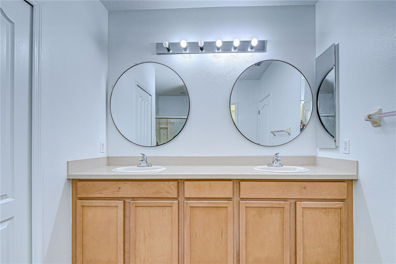 Image 25 of 55 For 7809 Tuscany Woods Drive