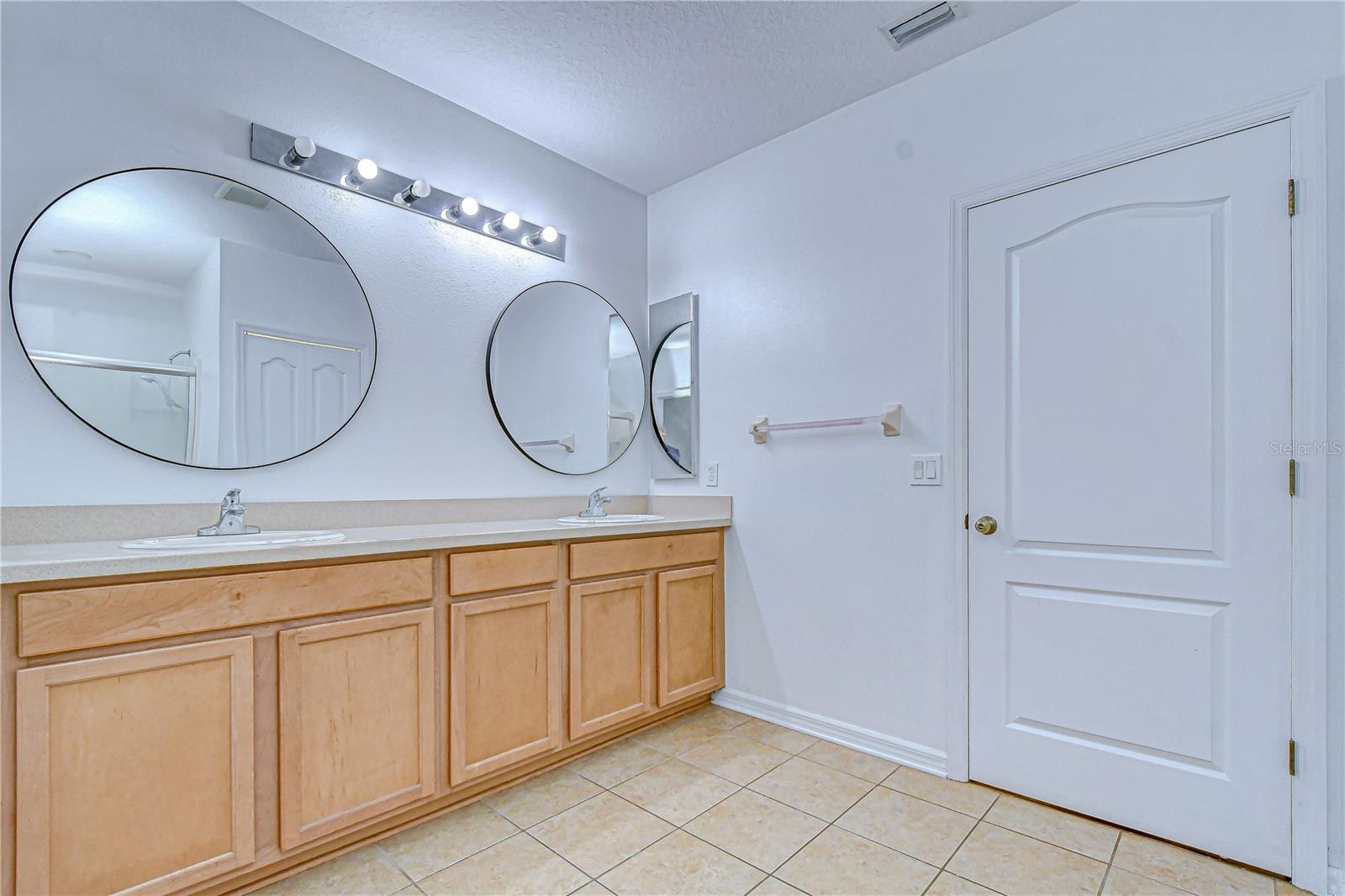 Image 26 of 55 For 7809 Tuscany Woods Drive