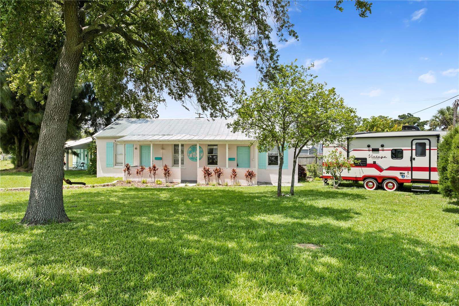 Image 3 of 32 For 1305 Bermuda Boulevard A