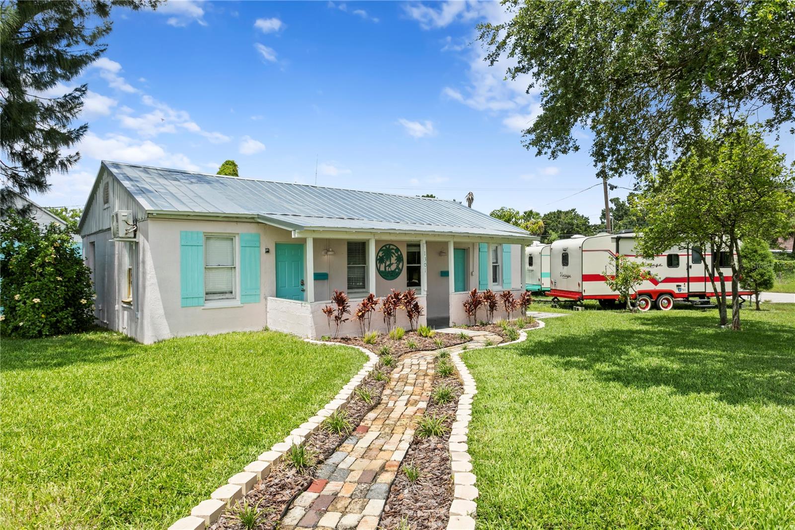 Image 4 of 32 For 1305 Bermuda Boulevard A