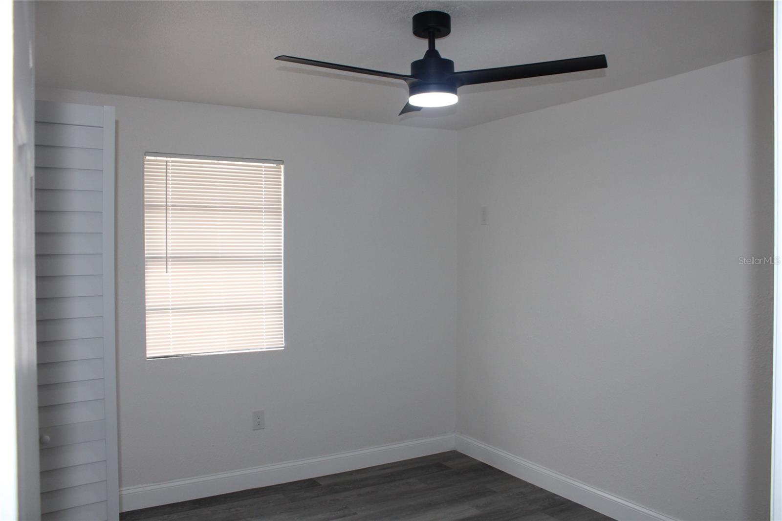 Listing photo id 8 for 8308 Allamanda Avenue