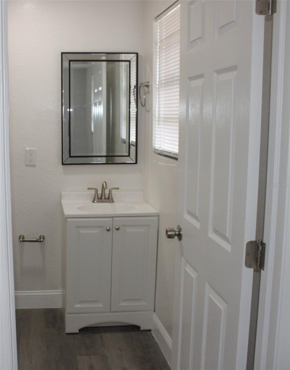 Listing photo id 10 for 8308 Allamanda Avenue