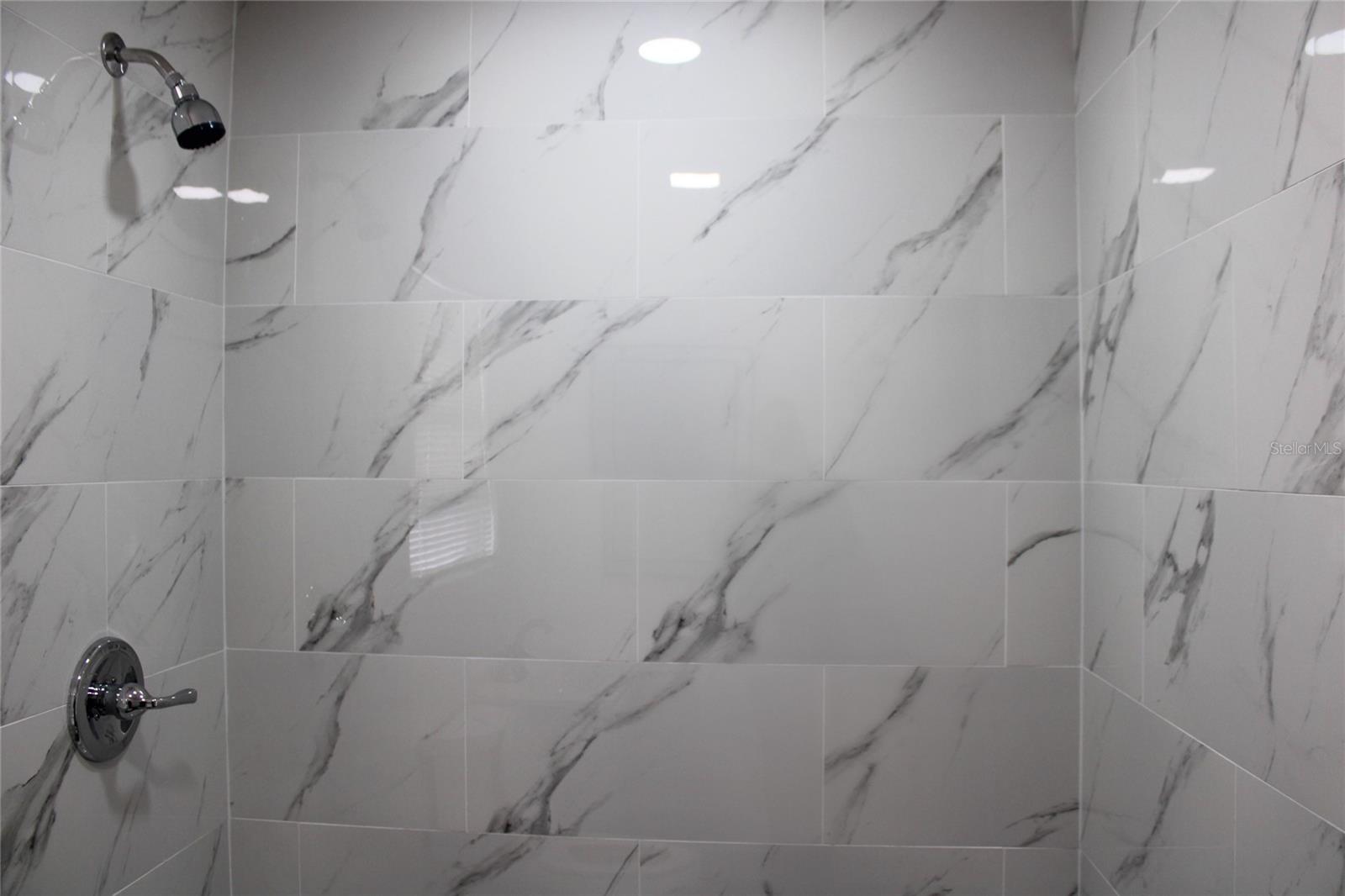 Listing photo id 5 for 8308 Allamanda Avenue