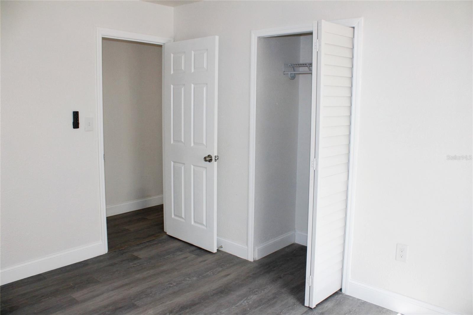 Listing photo id 6 for 8308 Allamanda Avenue