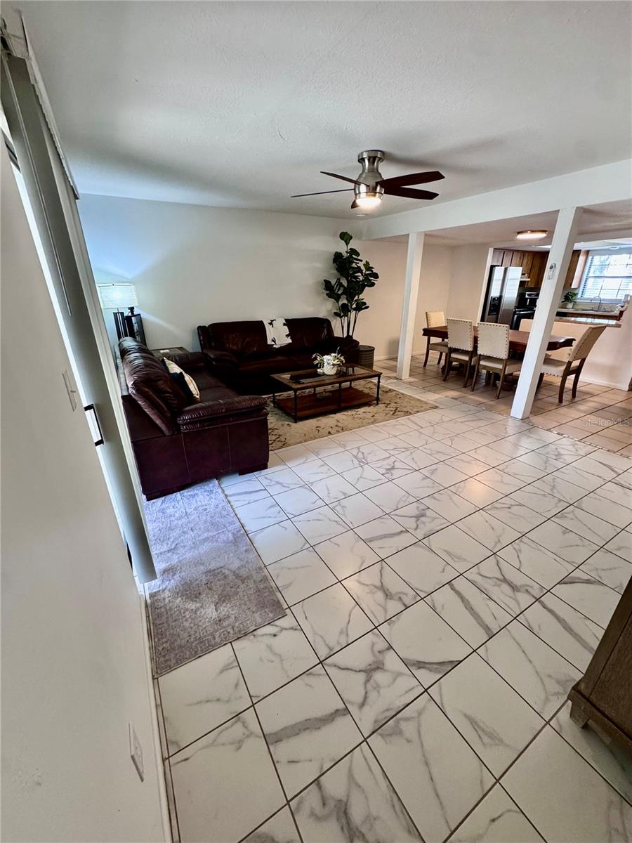 Listing photo id 13 for 14804 Winding Creek Court