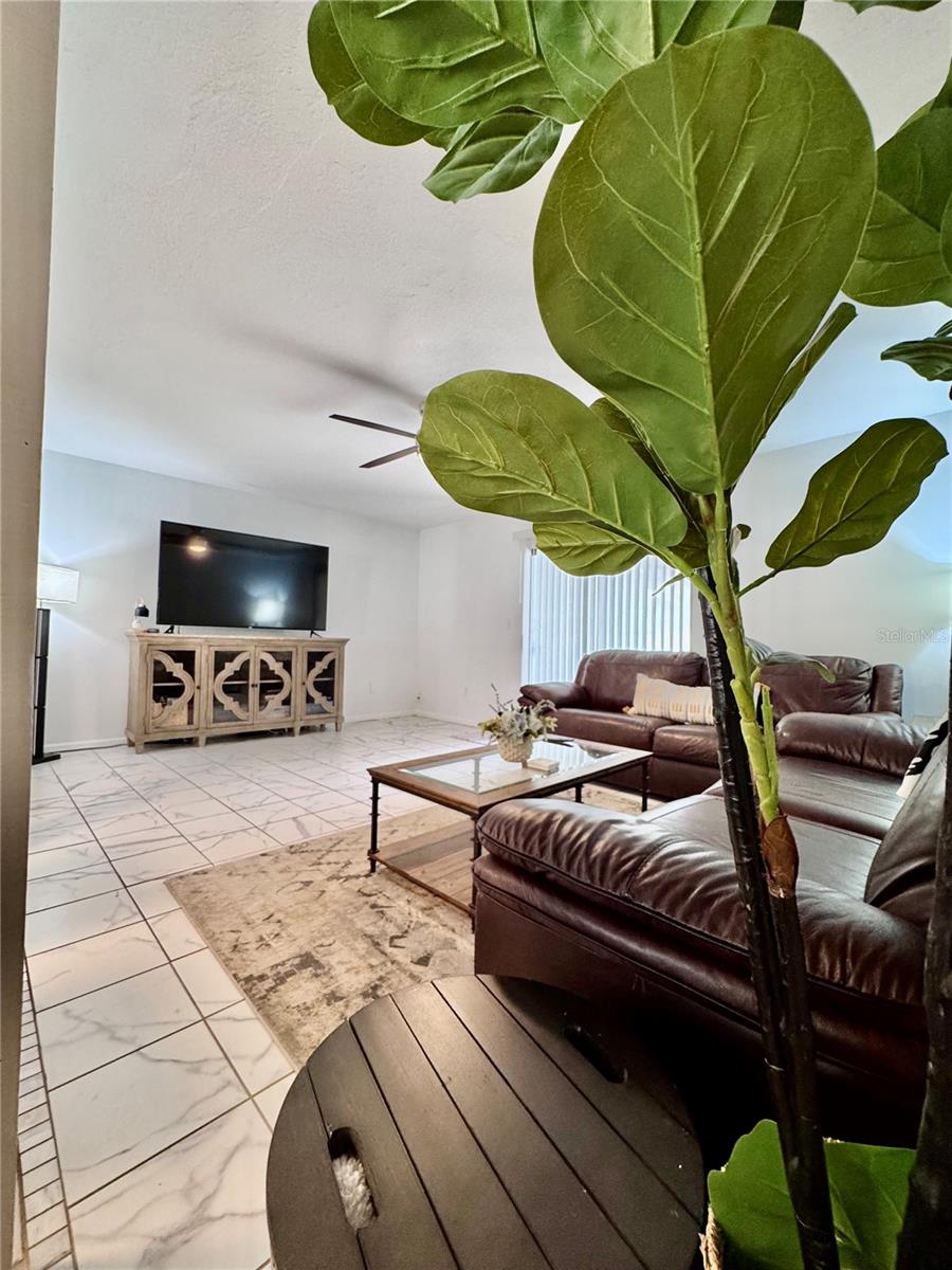 Listing photo id 14 for 14804 Winding Creek Court