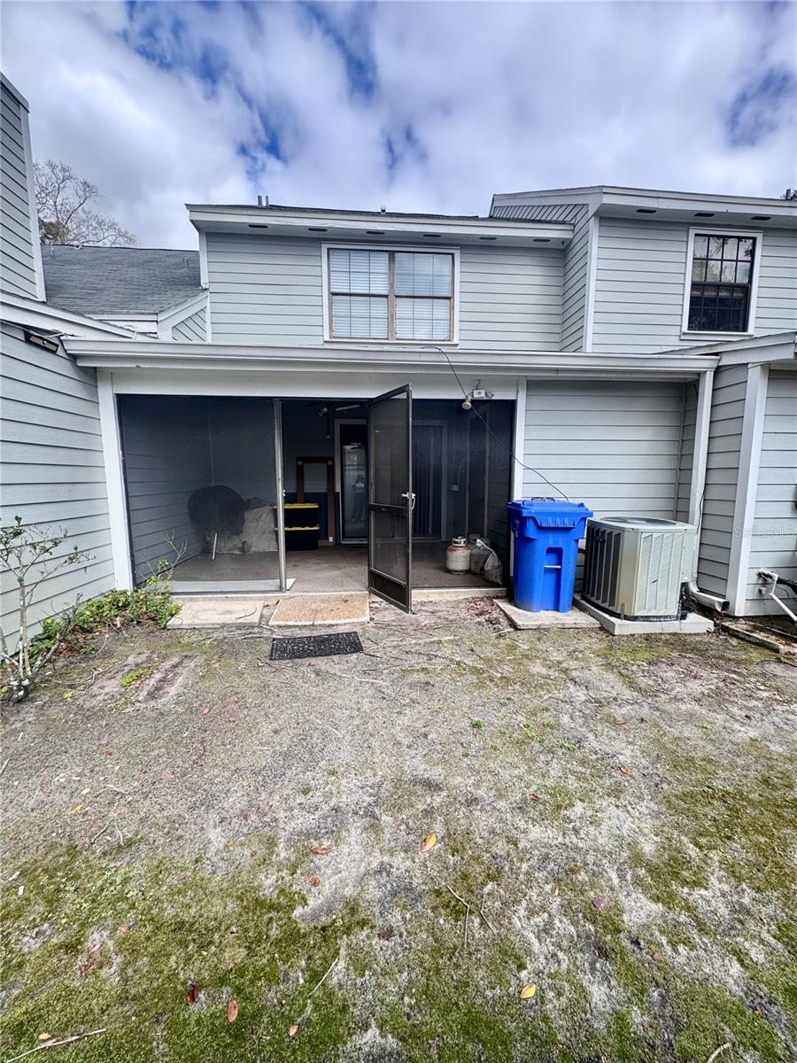 Listing photo id 32 for 14804 Winding Creek Court