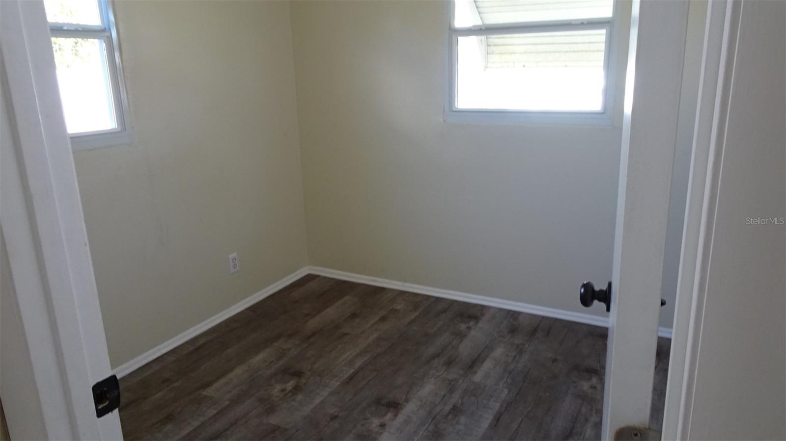 Image 20 of 32 For 10385 111th Place