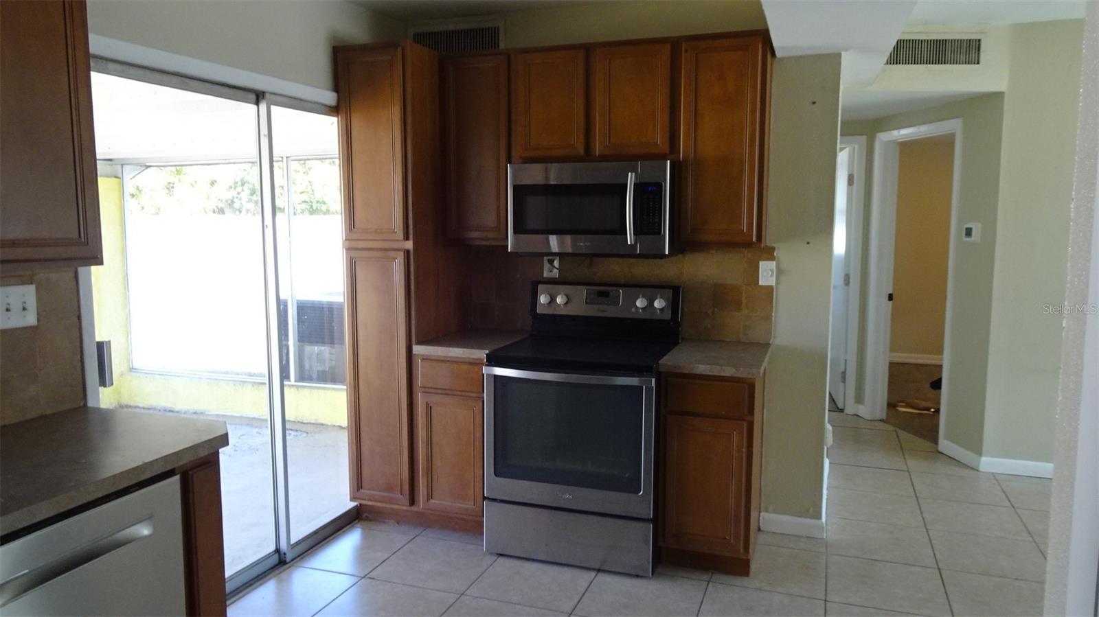 Image 3 of 32 For 10385 111th Place