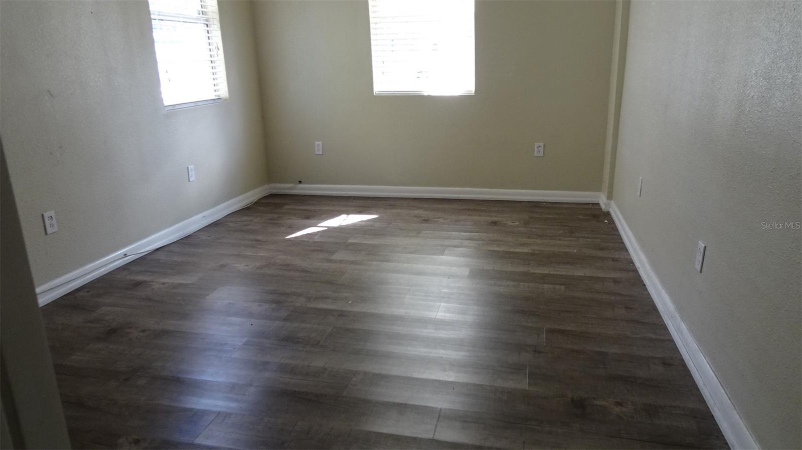 Image 9 of 32 For 10385 111th Place