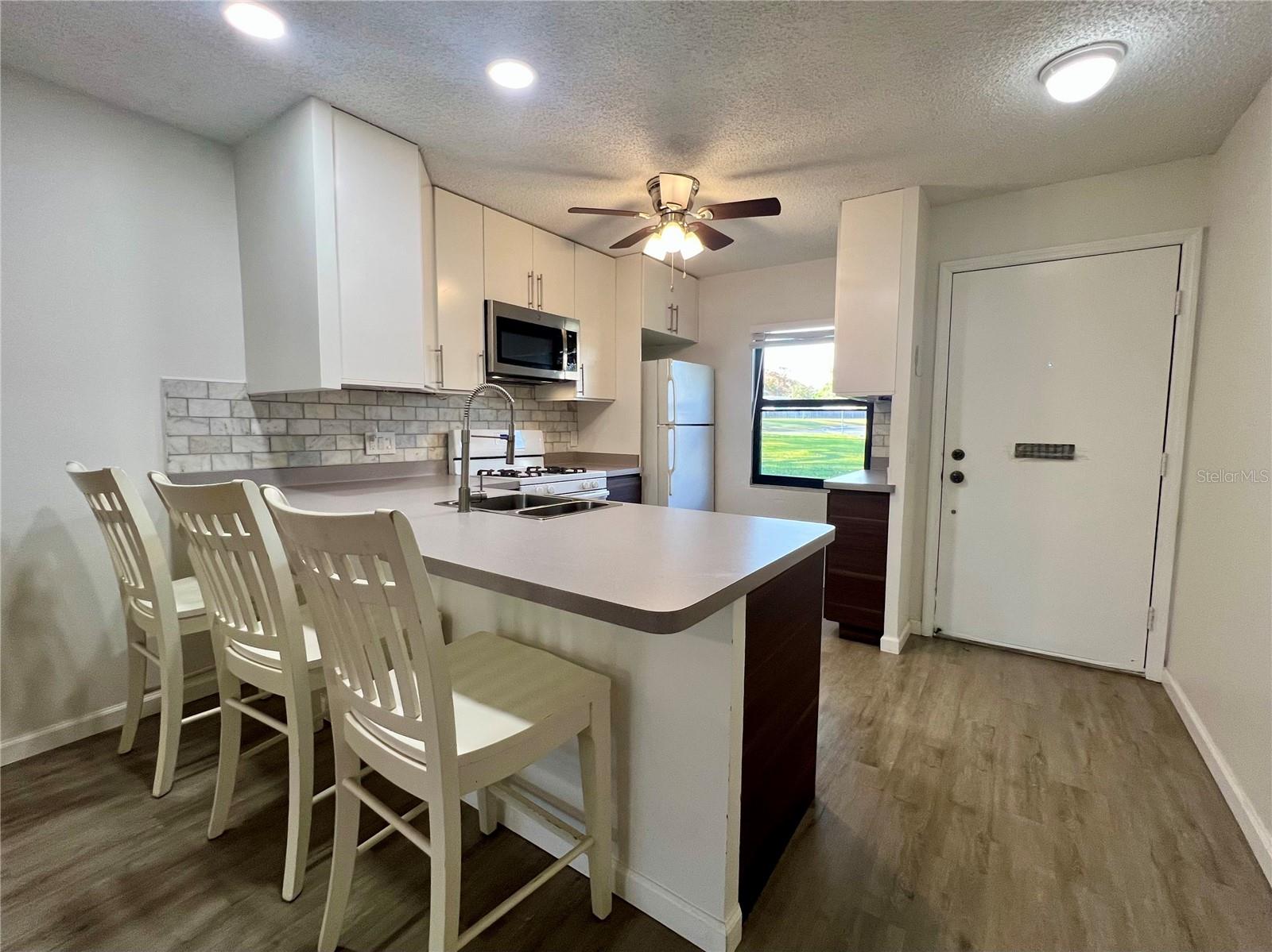 Image 4 of 24 For 1185 Mission Circle