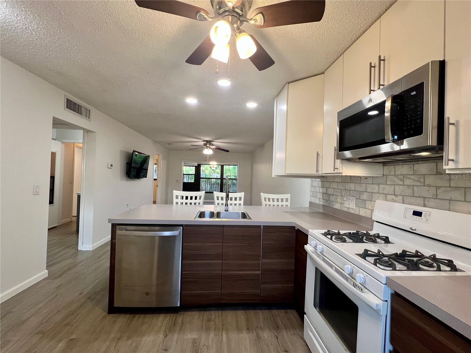 Image 5 of 24 For 1185 Mission Circle