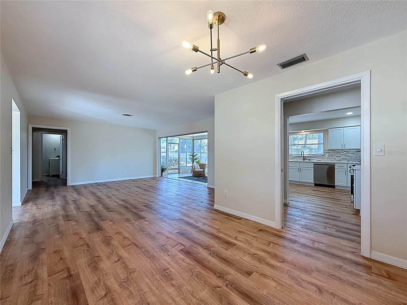 Image 11 of 58 For 11366 88th Avenue