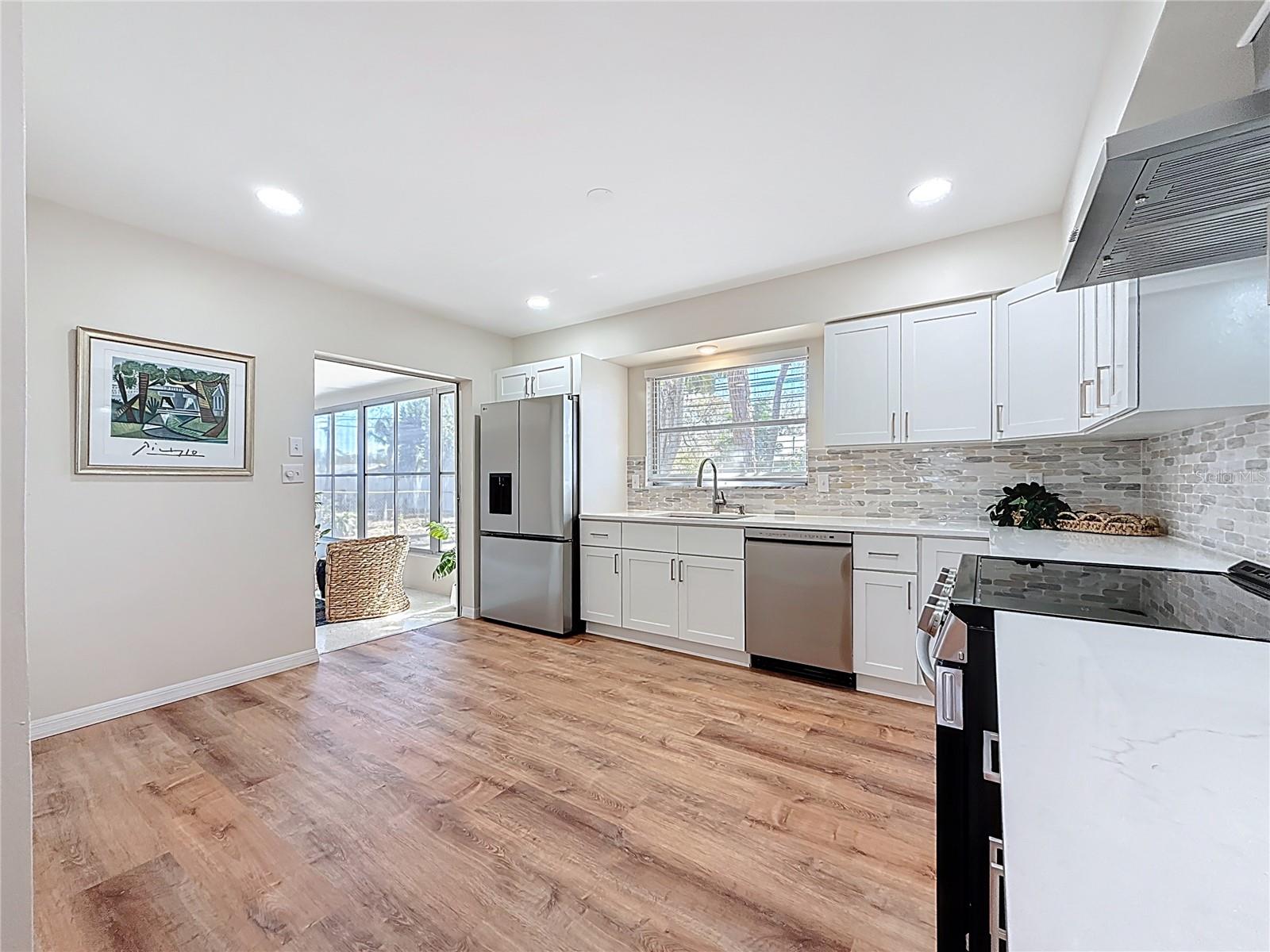 Image 13 of 58 For 11366 88th Avenue