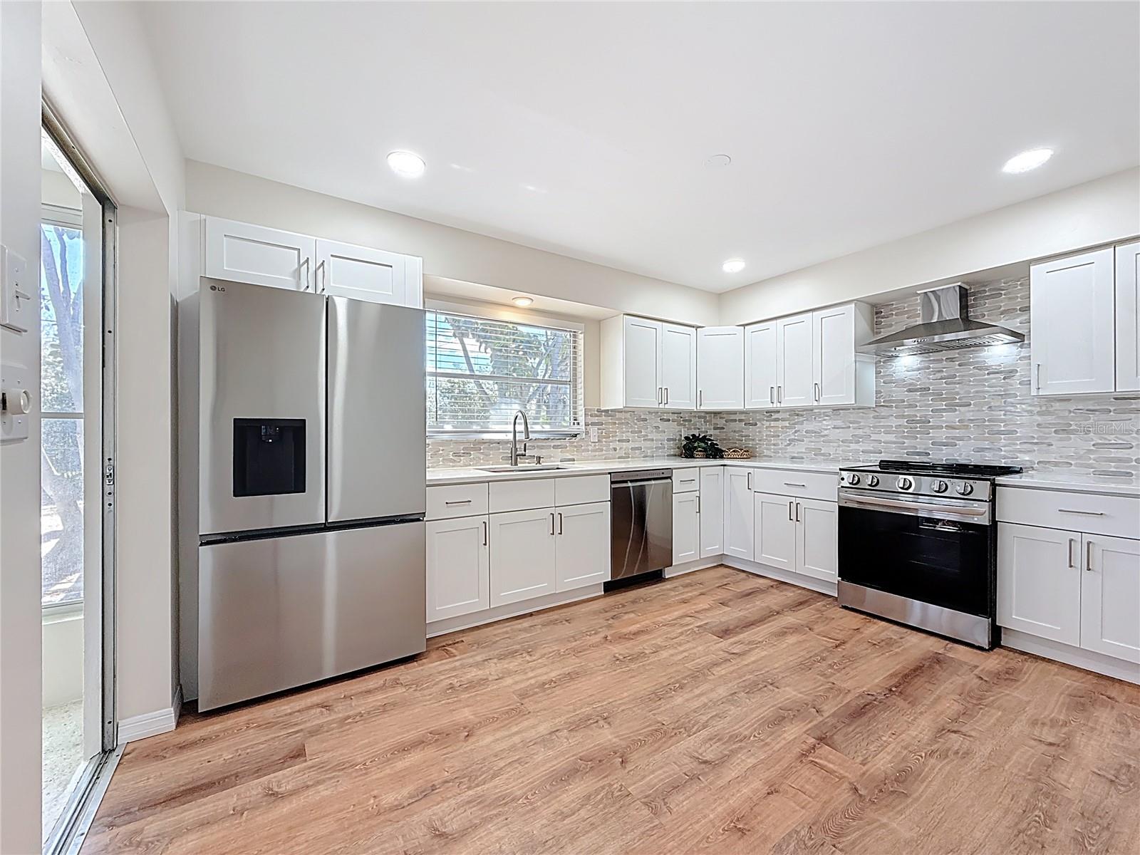 Image 18 of 58 For 11366 88th Avenue