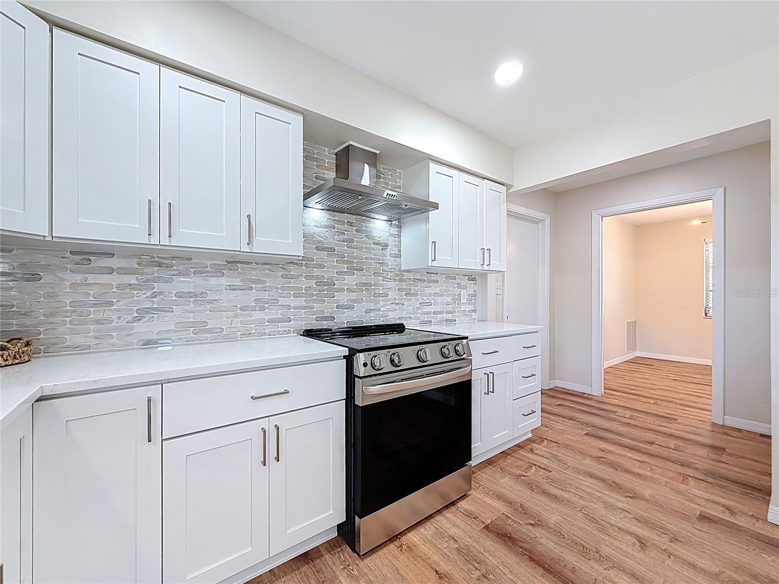 Image 23 of 58 For 11366 88th Avenue