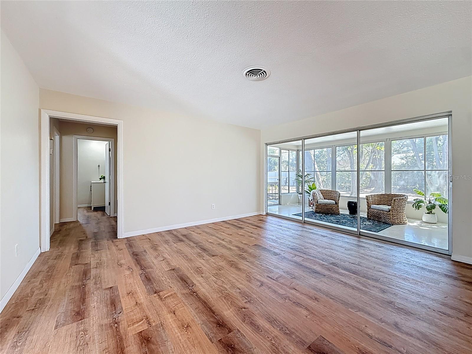 Image 25 of 58 For 11366 88th Avenue