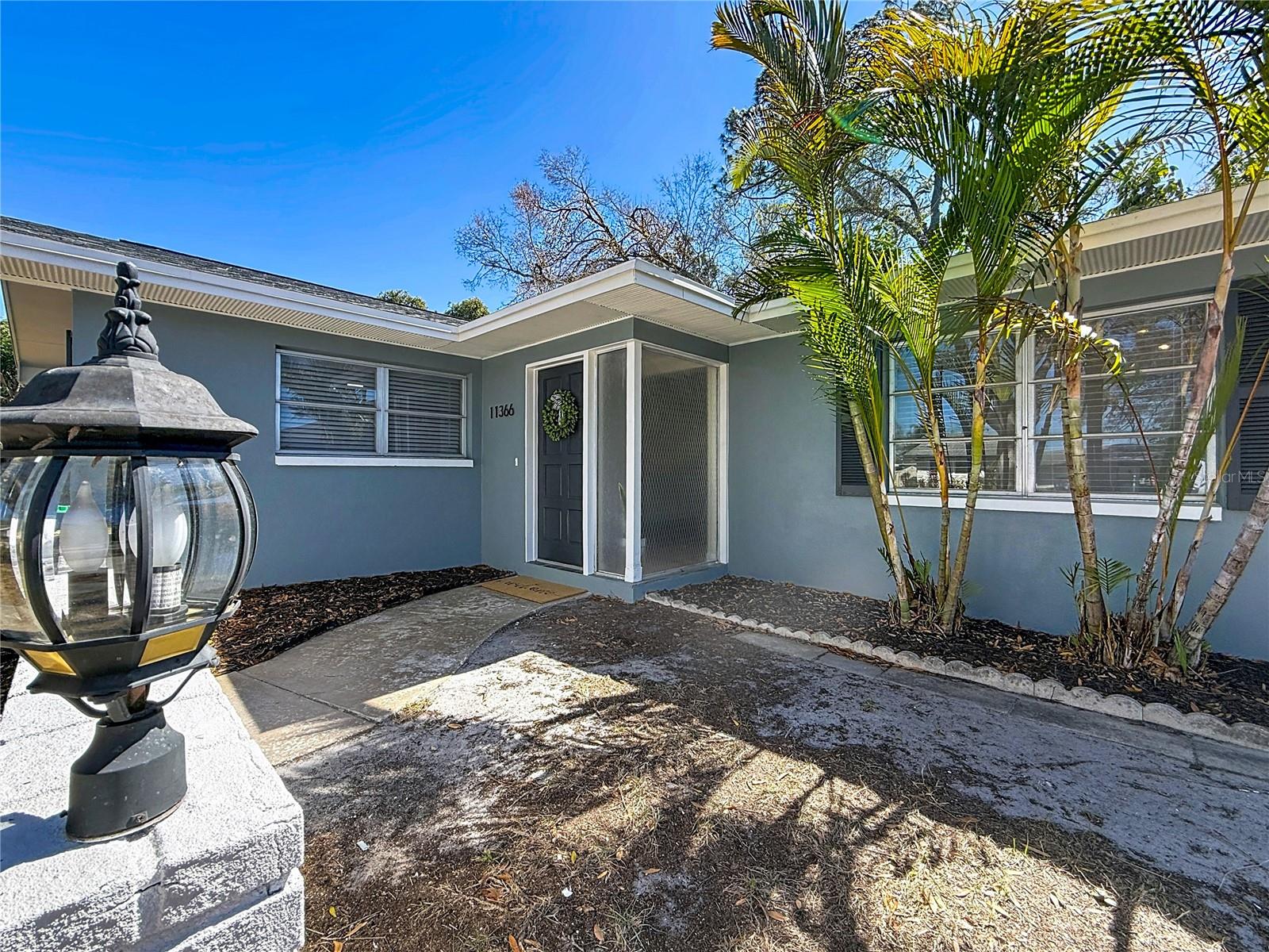 Image 4 of 58 For 11366 88th Avenue