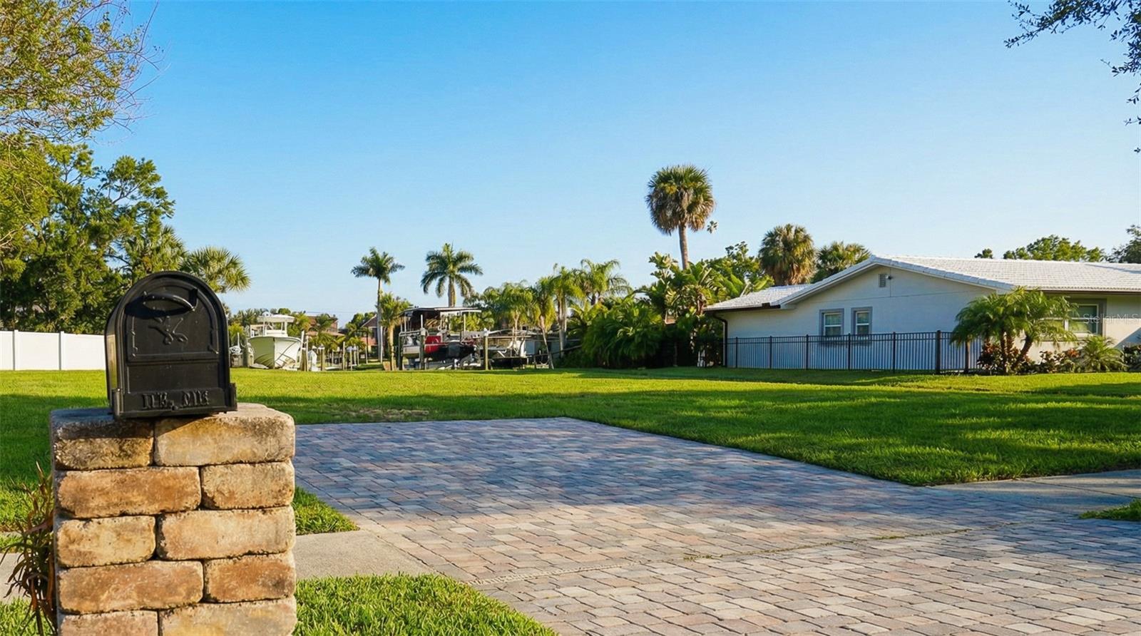 Image 7 of 12 For 3904 Dana Shores Drive