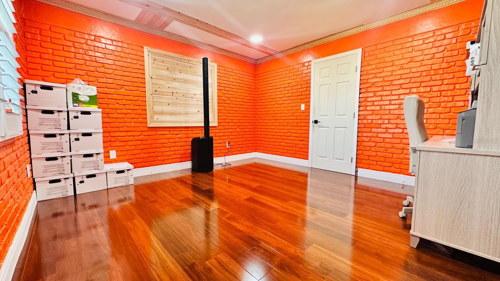 Listing photo id 29 for 6804 Barry Road